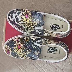 Slip on beauty skull vans